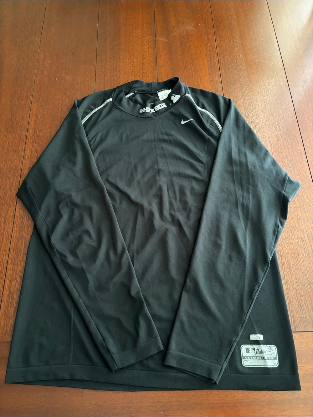 Nike Black Long Sleeve Performance White Sox Top with Silver Accents Size L